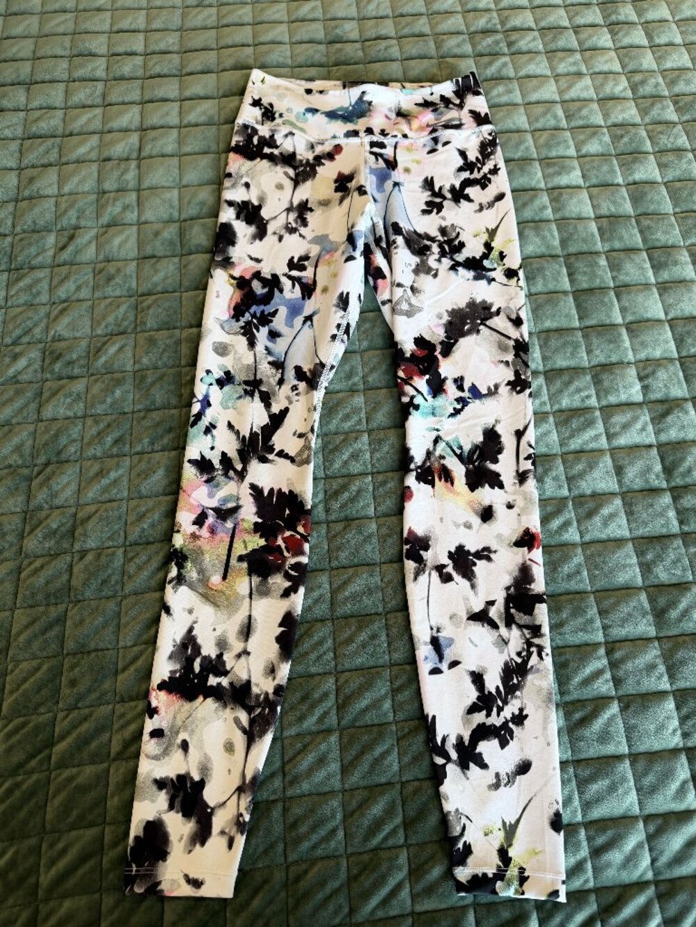 Size S Nike One Dri-Fit High-Waisted Graphic Tights Leggings